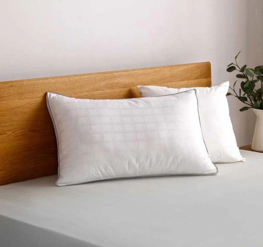 Deluxe Hotel 2 Pack 800g Soft Standard Pillow - Image 2