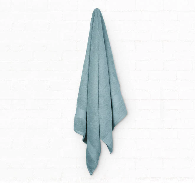 St Regis 600GSM Bath Towel Range Mist - Image 4