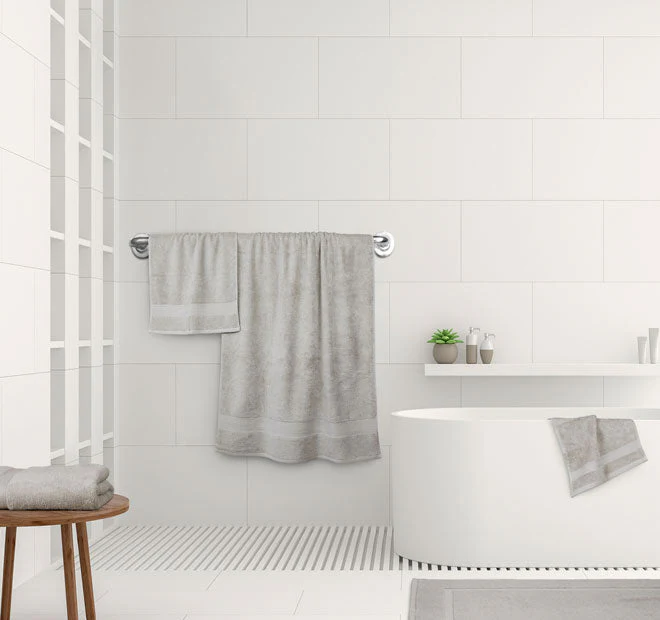 St Regis 600GSM Bath Towel Range Silver - Image 3