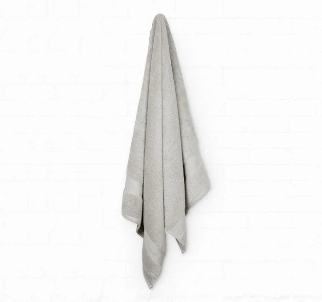 St Regis 600GSM Bath Towel Range Silver - Image 4