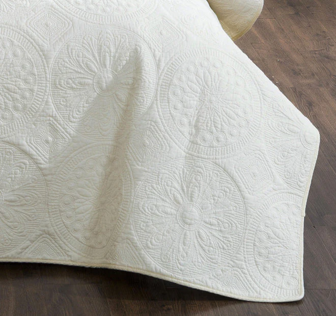 Elegant Coverlet Set Range Ivory - Image 3