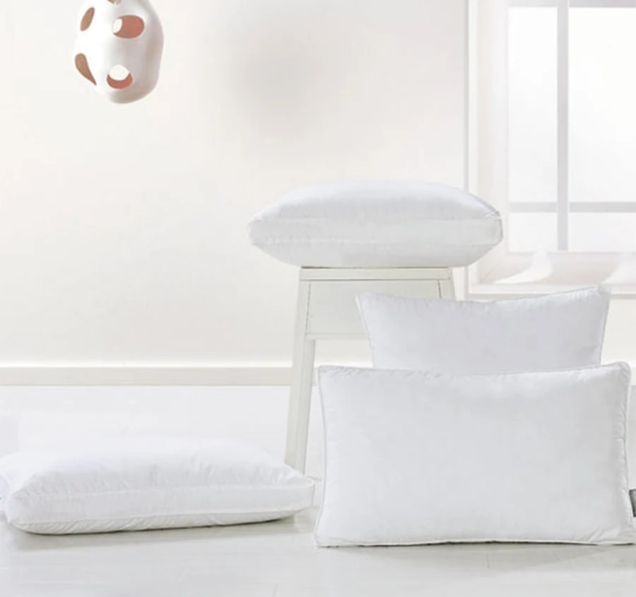 Penthouse Living Gusset 1150g Medium Pillow - Image 4