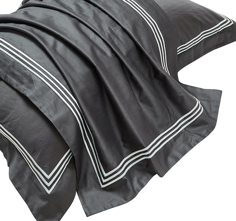 Signature 500TC Embroidered Egyptian Cotton Quilt Cover Set Range Charcoal Grey and Pure White - Image 4