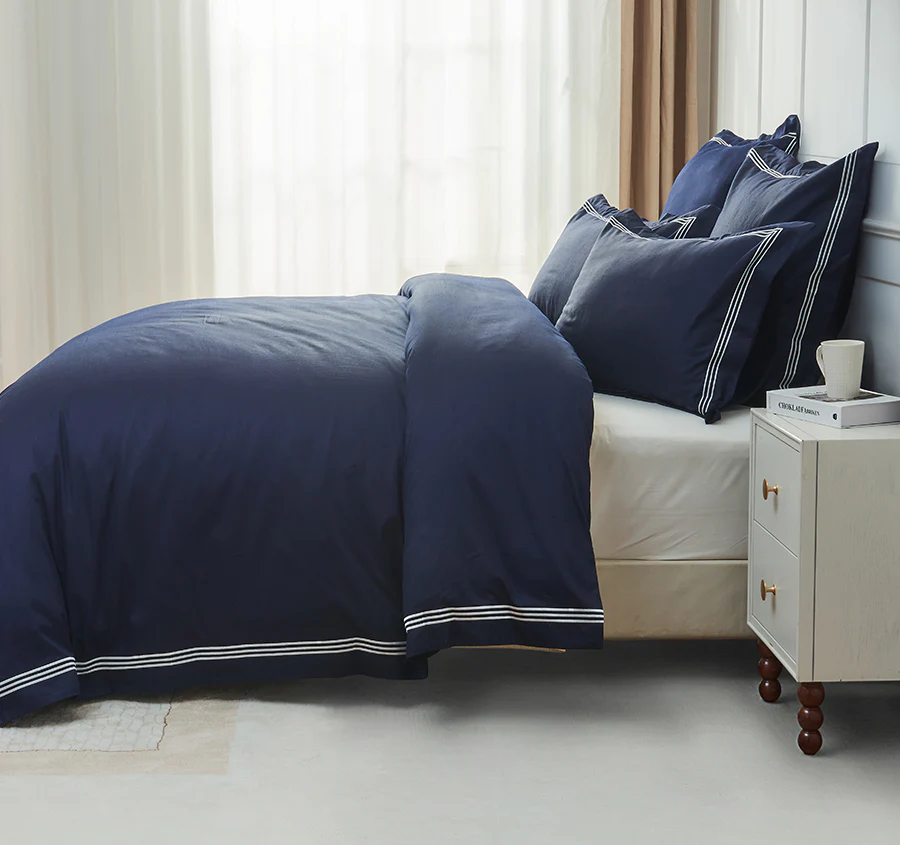 Signature 500TC Embroidered Egyptian Cotton Quilt Cover Set Range Midnight Navy and Pure White - Image 5