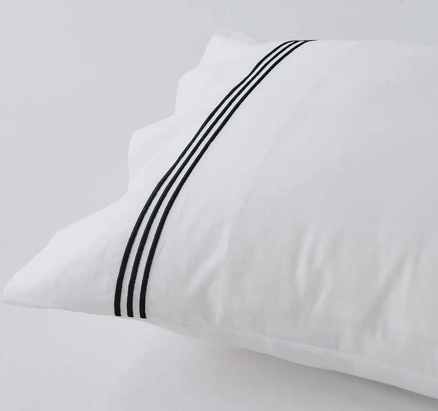 Signature 500TC Embroidered Egyptian Cotton Standard Pillowcase Pair Pure White and Black - Image 2