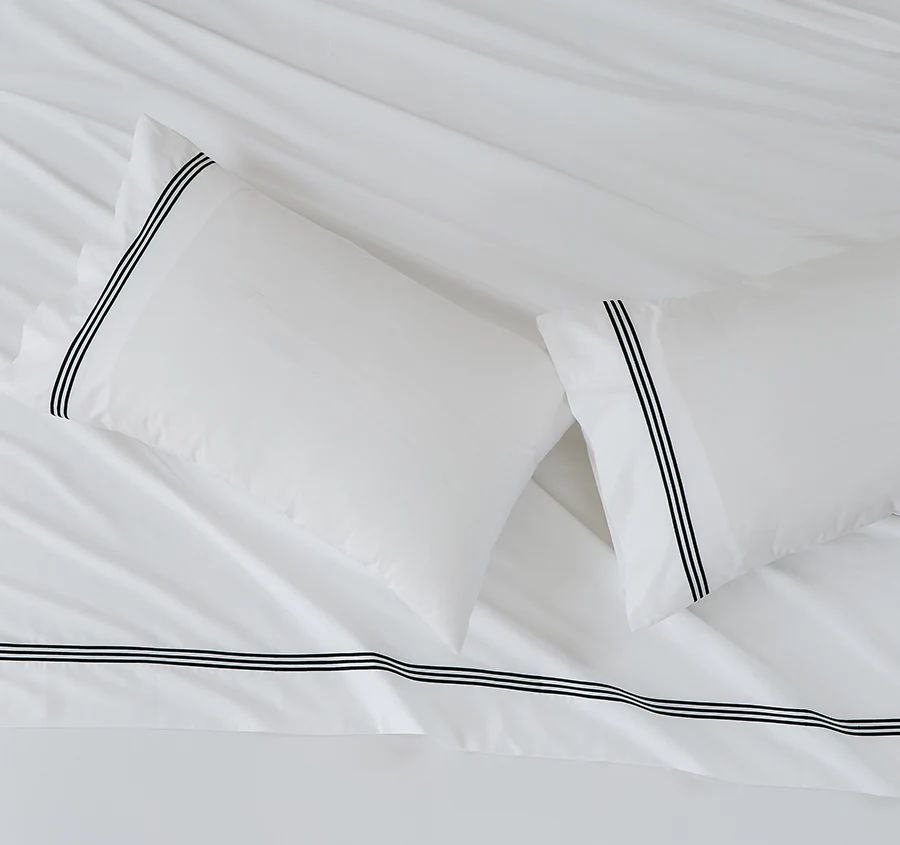Signature 500TC Embroidered Egyptian Cotton Standard Pillowcase Pair Pure White and Black - Image 3